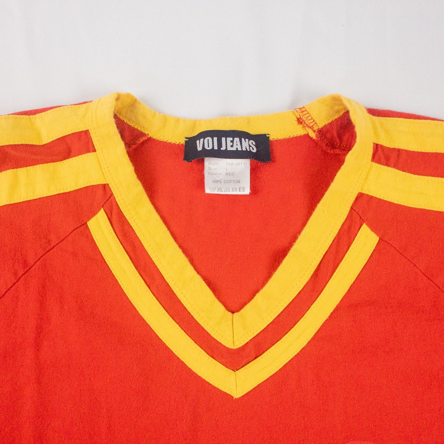 Voi Jeans Red Yellow Raw Hem Soccer Football Tee Shirt Mens Large