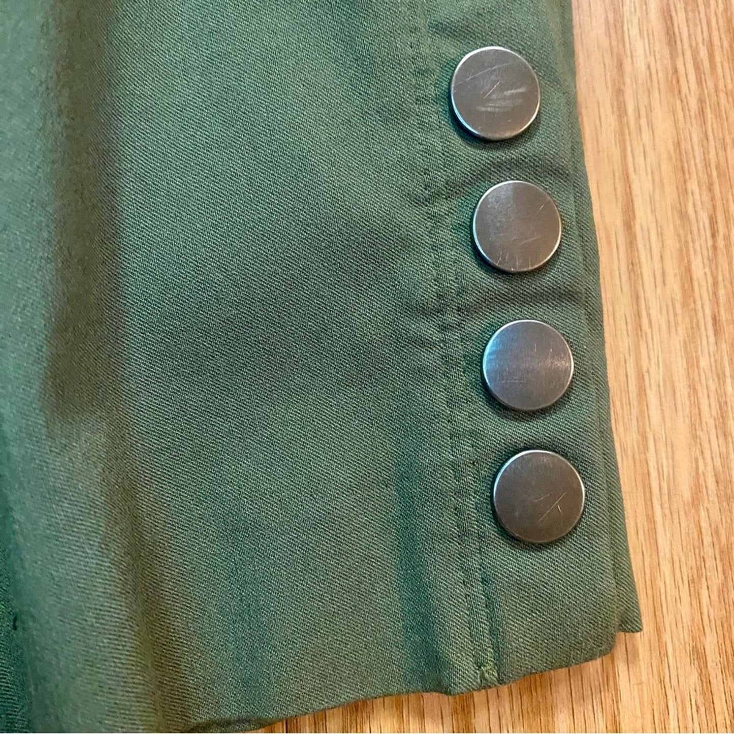 Liz Claiborne Career Green Cropped Button Pants Trousers Womens 4