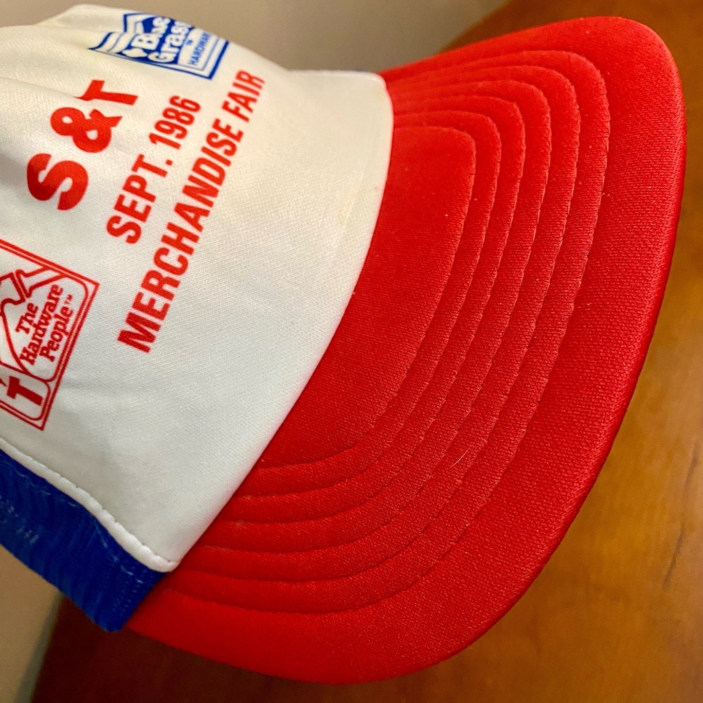 DA S&T Hardware Vintage White Trucker Hat Unisex Mens One Size