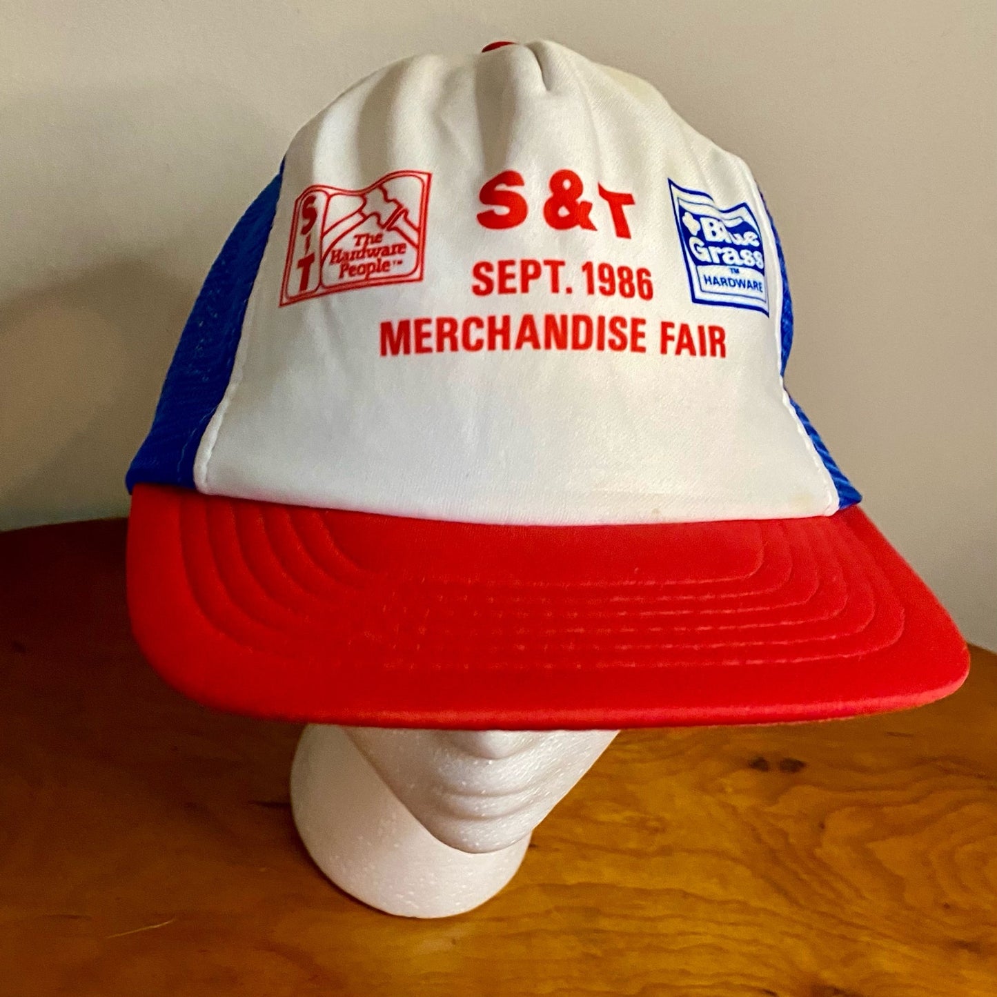 DA S&T Hardware Vintage White Trucker Hat Unisex Mens One Size