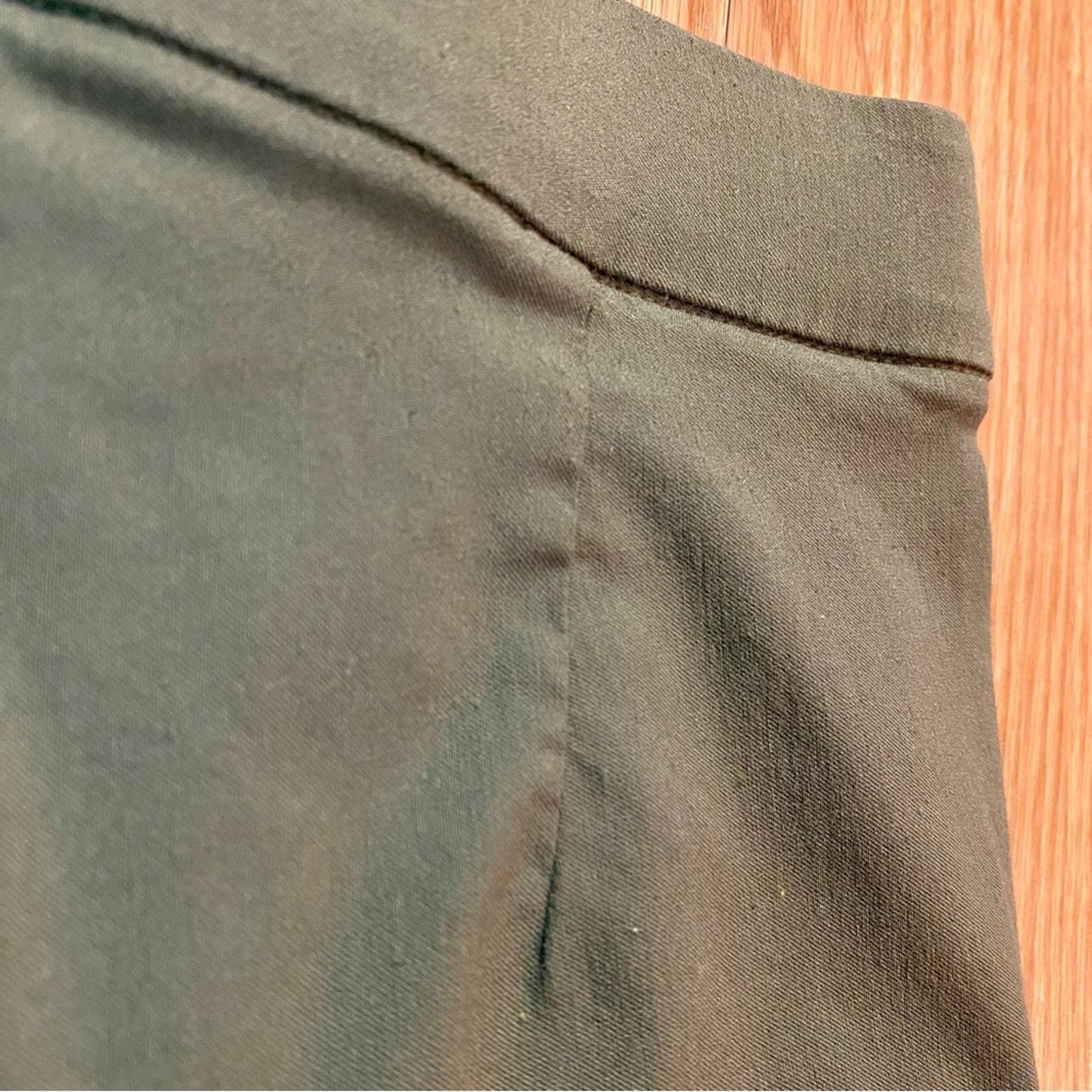 Liz Claiborne Career Green Cropped Button Pants Trousers Womens 4