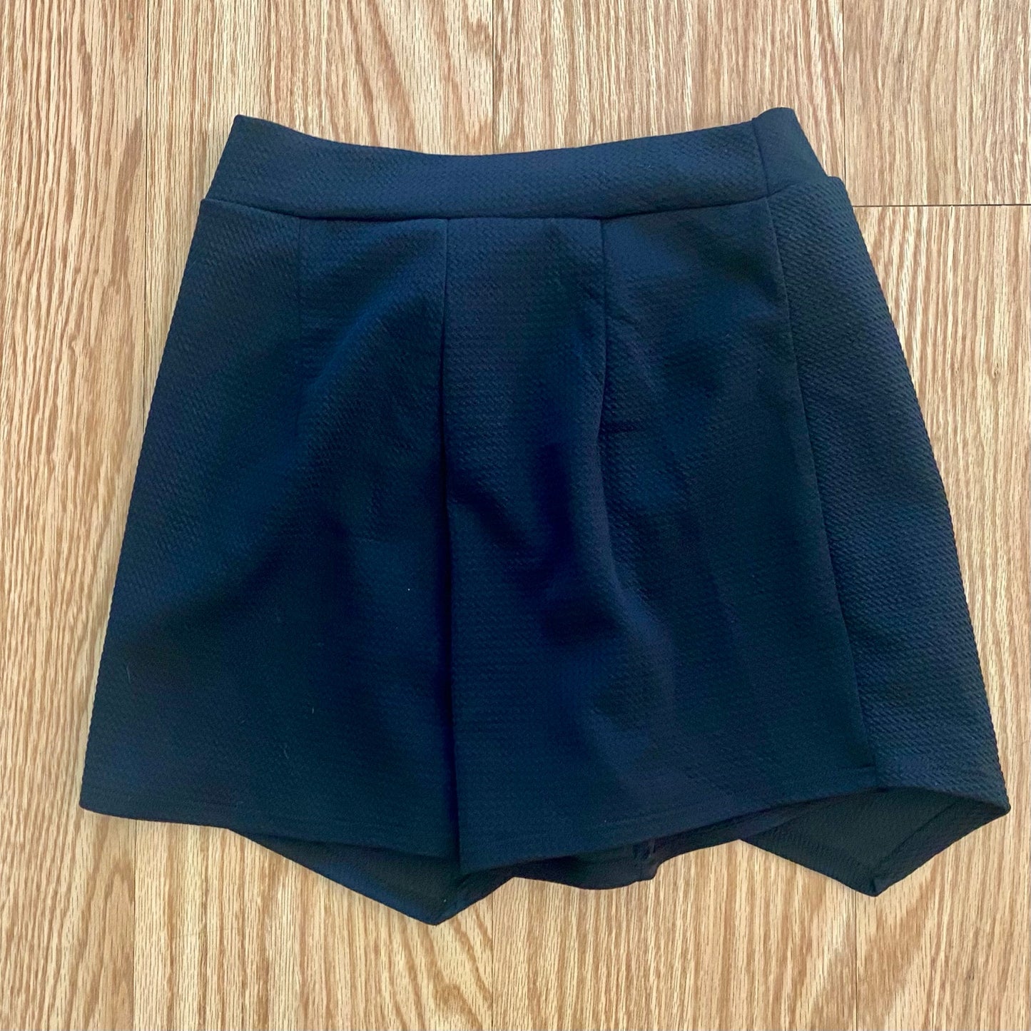 Potter’s Pot Black Faux Wrap Mini Skort Womens Small