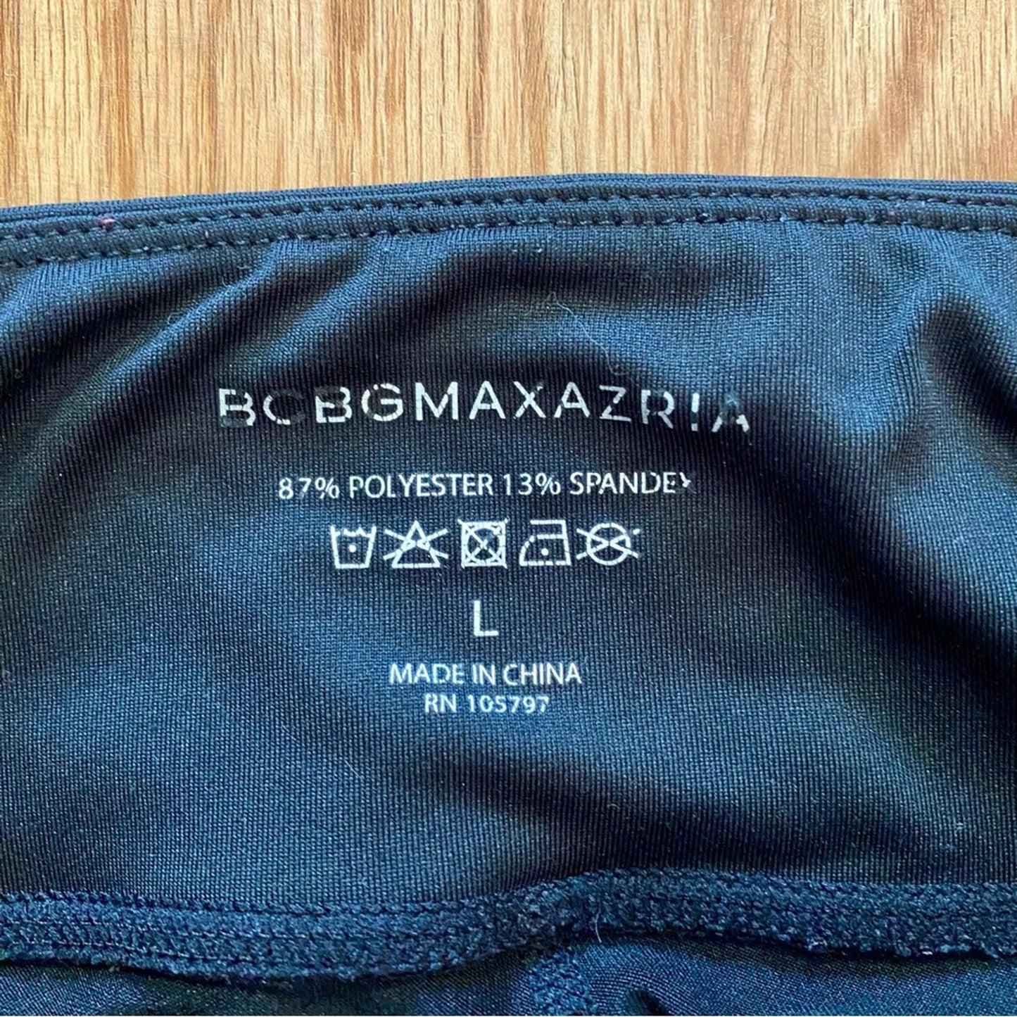 BCBGMaxAzria Black Capri Athletic Leggings Gym Pants Womens Large
