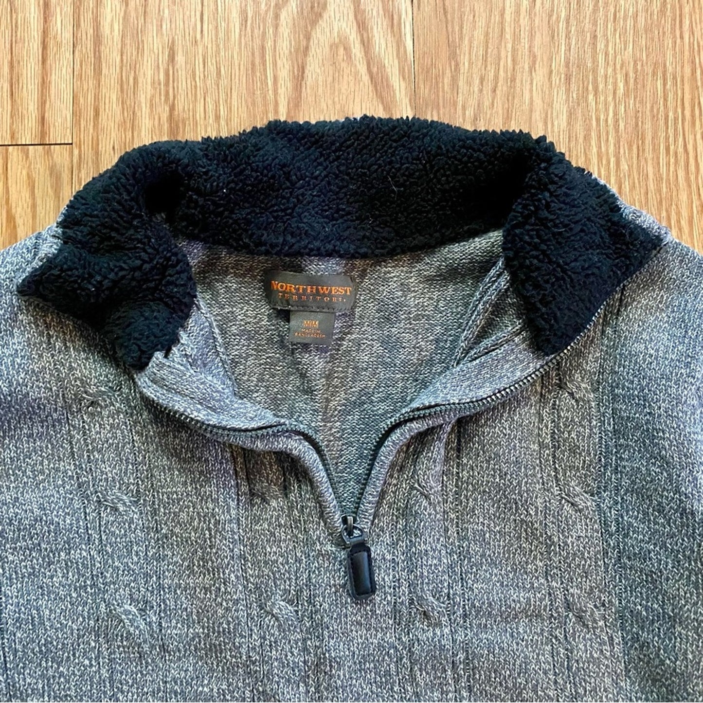 Northwest Territory Gray Cable Knit Fuzzy Pullover Sweater Mens Medium