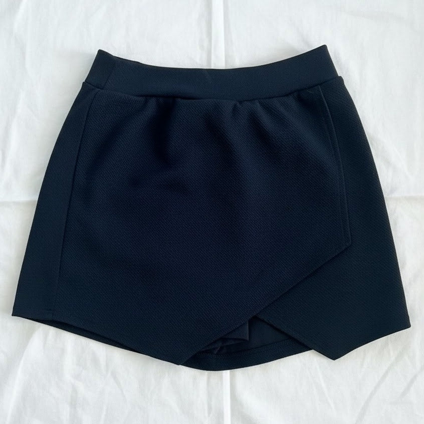 Potter’s Pot Black Faux Wrap Mini Skort Womens Small