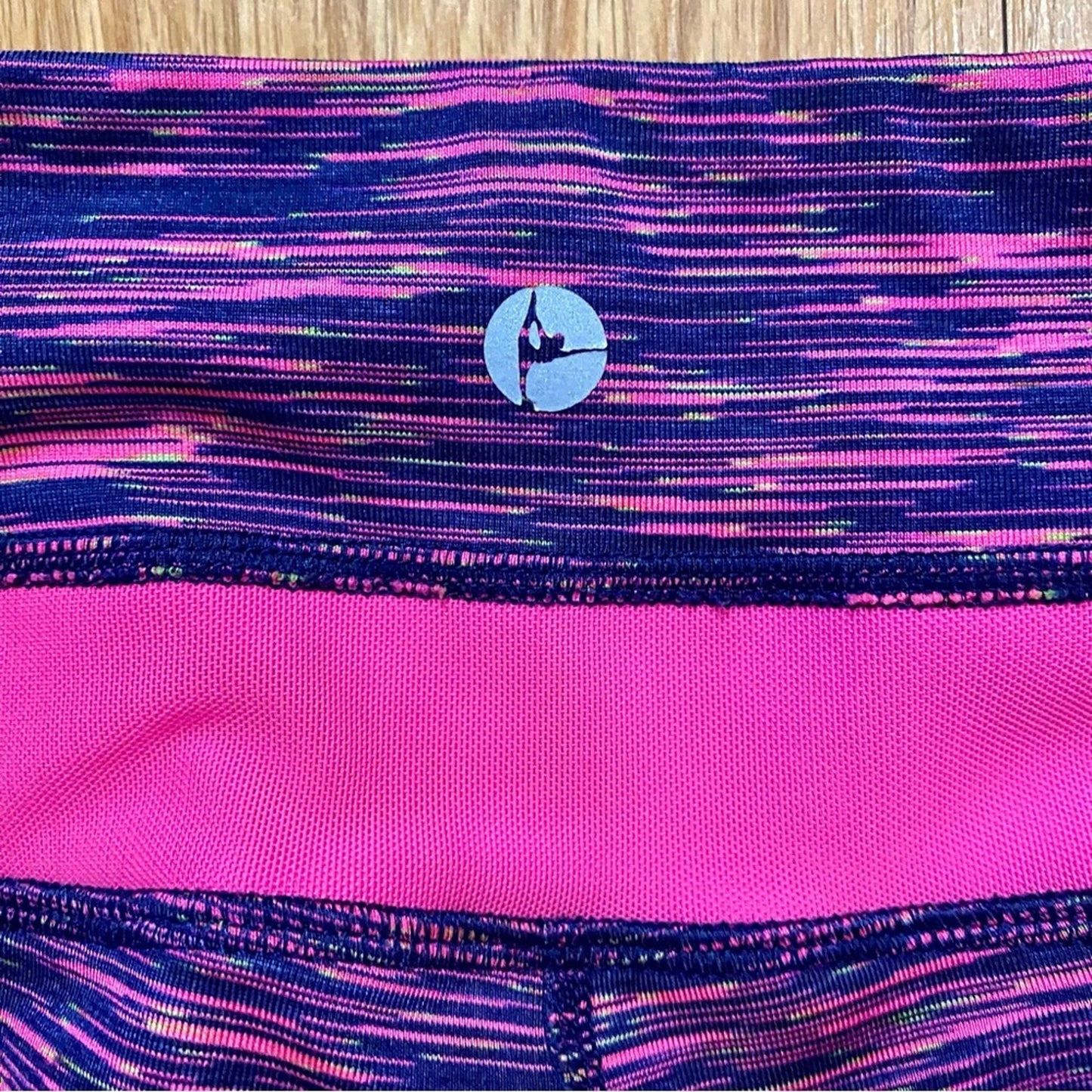 90 Degree by Reflex Pink Purple Cropped Capri Leggings Pants Womens Small
