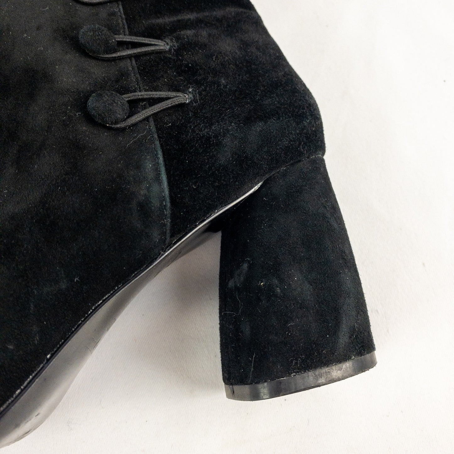 Nine West KerryLeeo Black Suede Button Ankle Booties Boots Womens 8.5