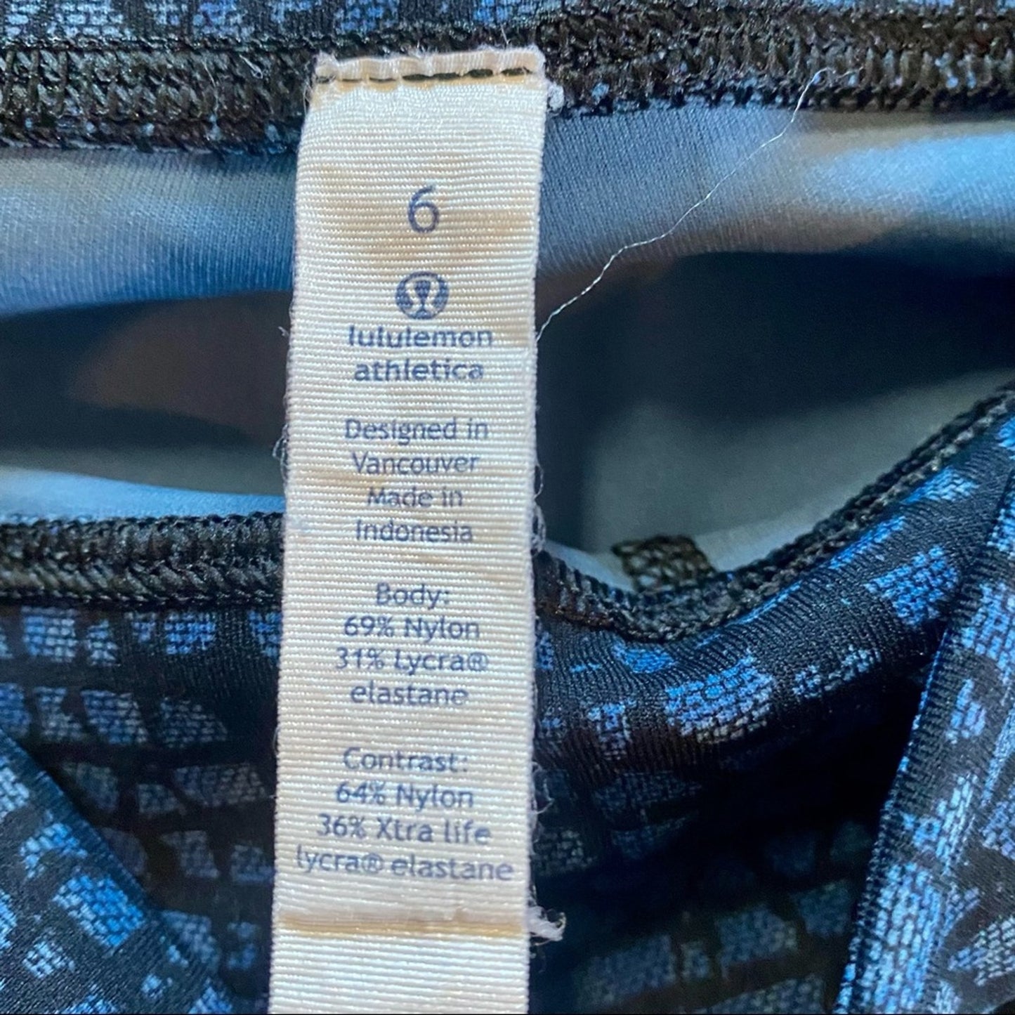 Lululemon Athletica Deep Breath Blue & Black Cropped Leggings Pants Womens 6
