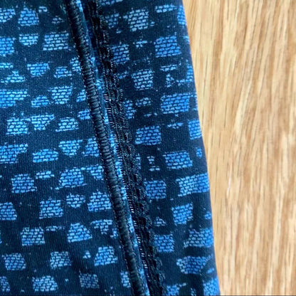 Lululemon Athletica Deep Breath Blue & Black Cropped Leggings Pants Womens 6