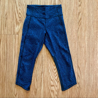 Lululemon Athletica Deep Breath Blue & Black Cropped Leggings Pants Womens 6